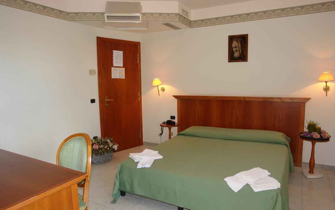 Standard Double Room,635771841:JPEG