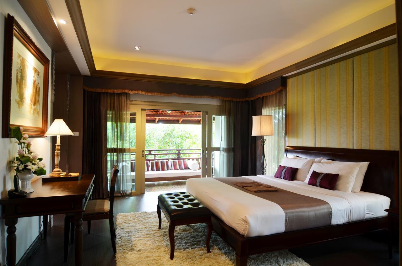 Junior Suite Room with Balcony