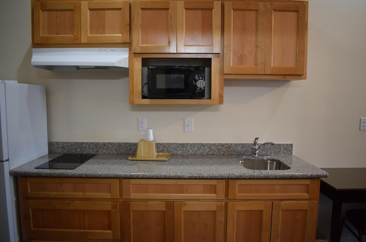 Deluxe King Studio Kitchenette