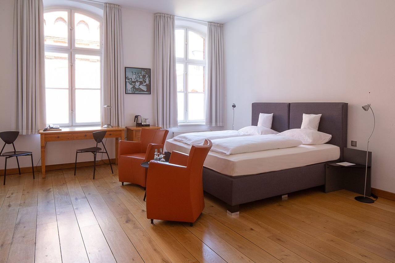 Double Room,669351561:JPEG