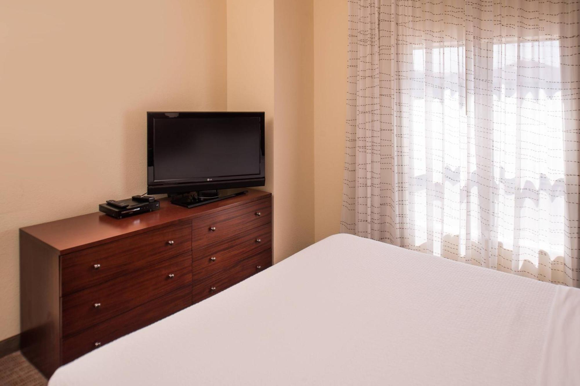 One-Bedroom King Suite with Sofa Bed and Fireplace