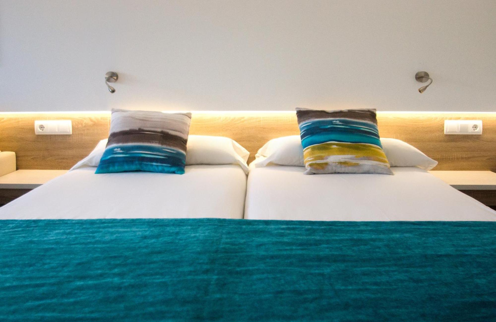 Tweepersoonskamer met 1 of 2 Bedden en Uitzicht op Zee