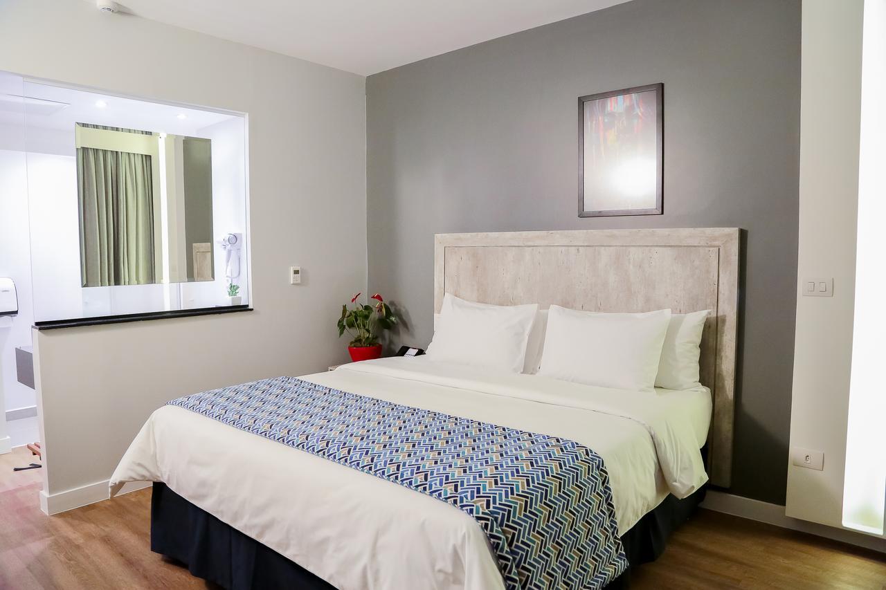Quarto Duplo Deluxe com 1 Cama de Casal