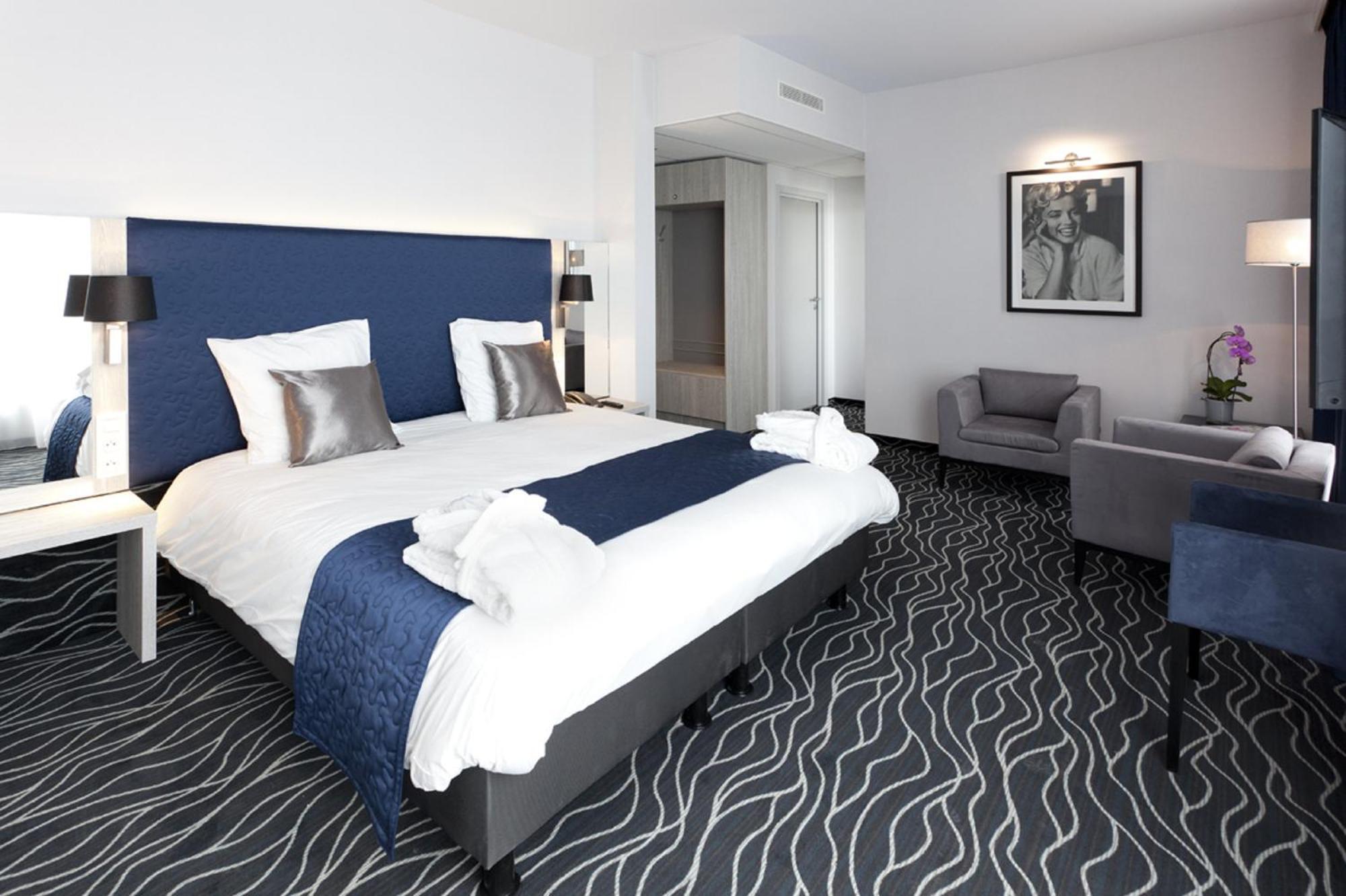 Junior Suite with Spa Bath