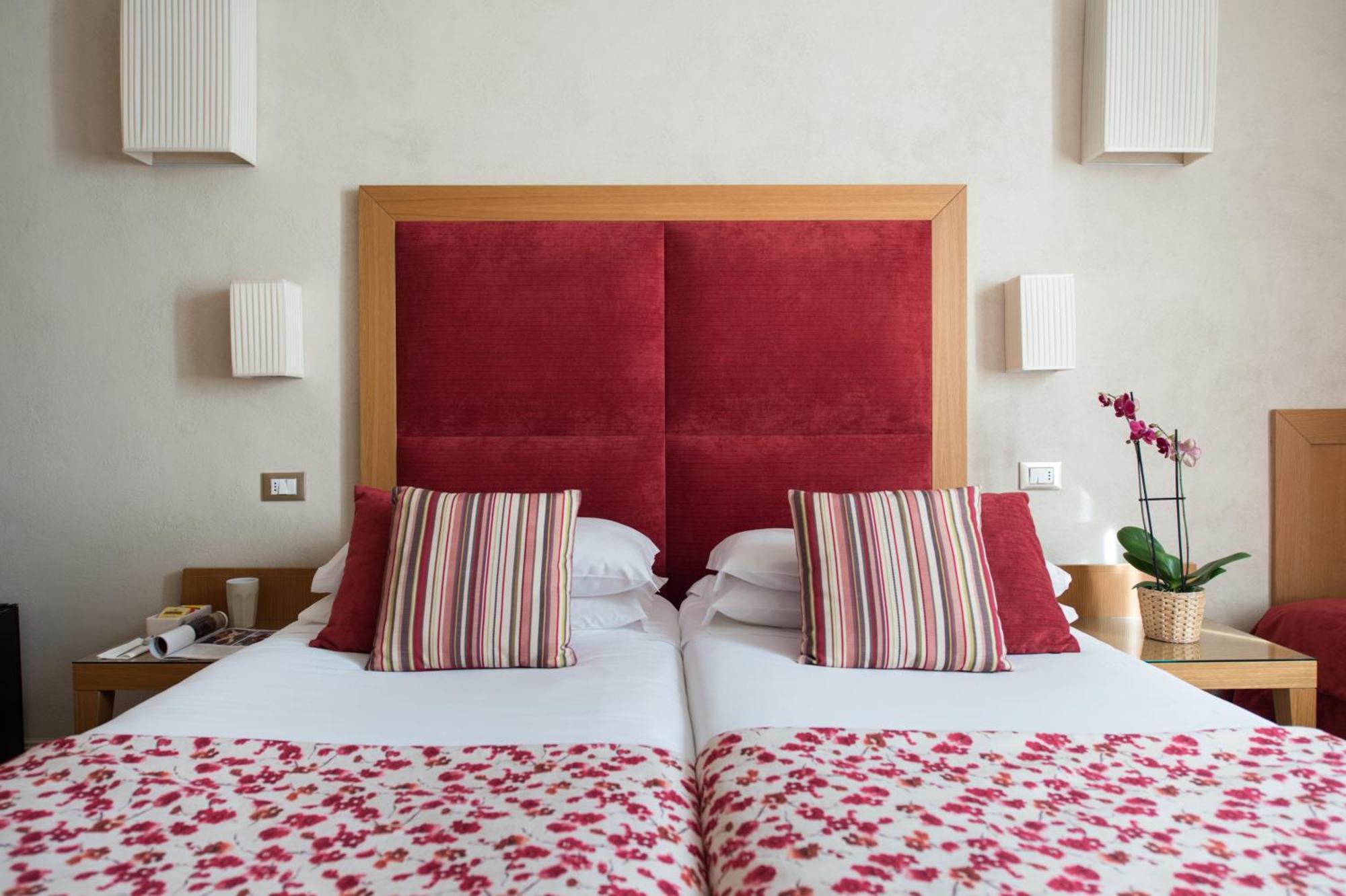 Quarto com Cama de Casal ou 2 de Solteiro
