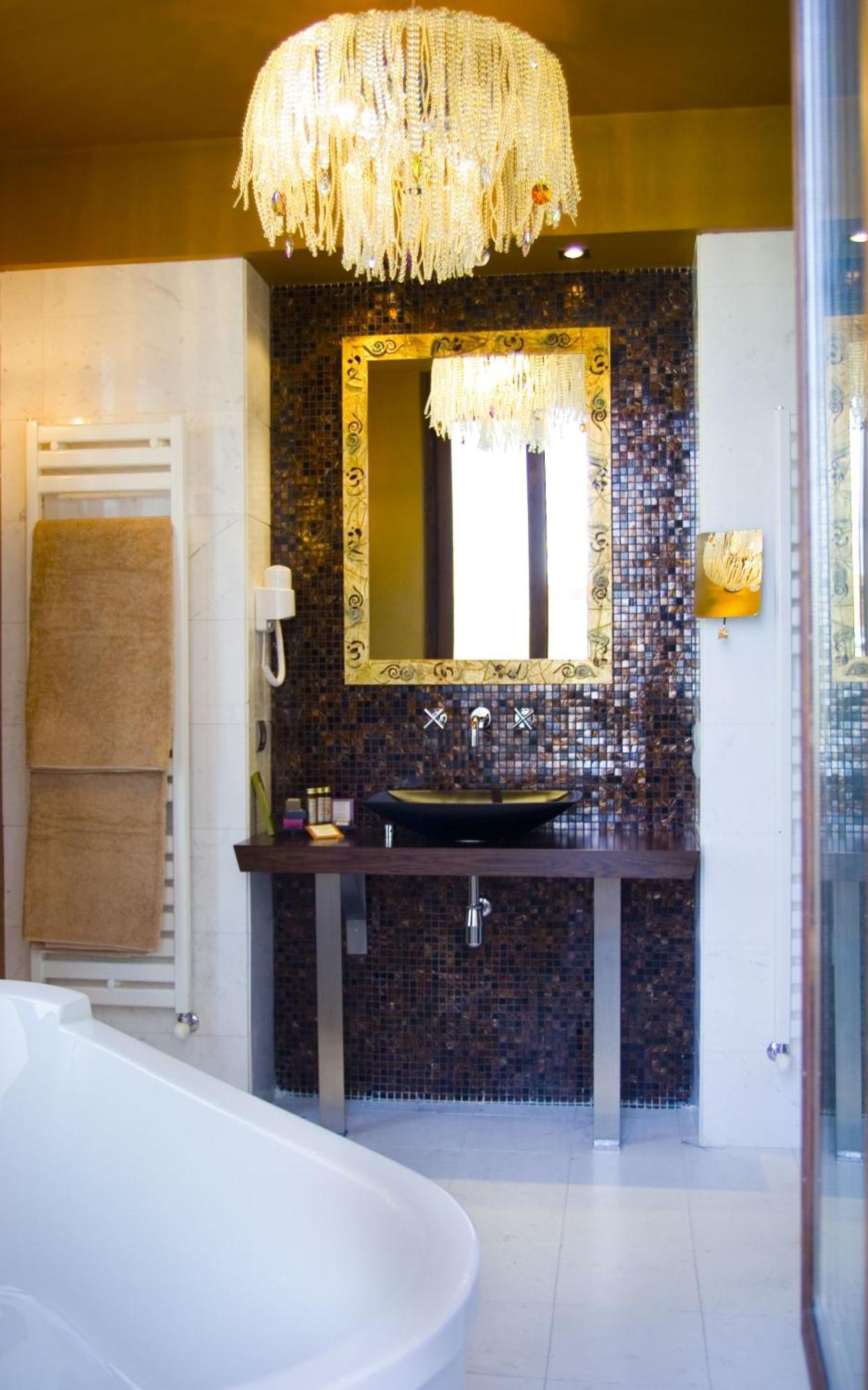 Habitación Doble Superior (2 adultos)