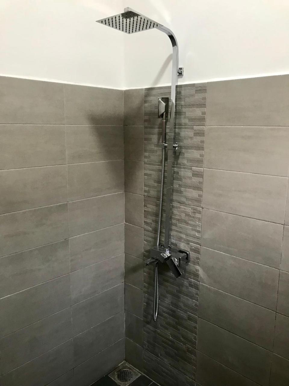 Chambre Triple - Vue sur la Piscine