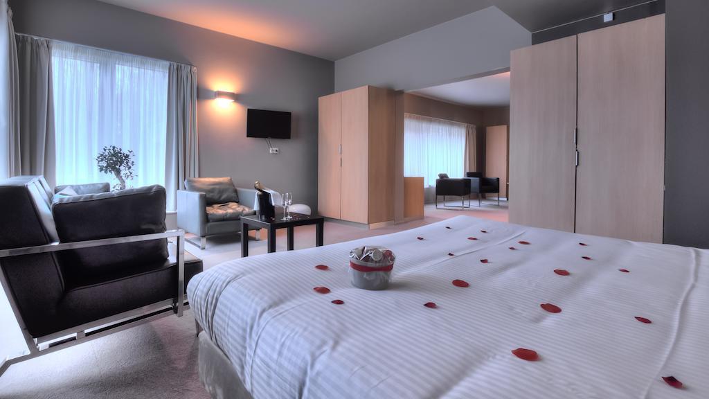 Prestige Suite mit Whirlpool-Badewanne