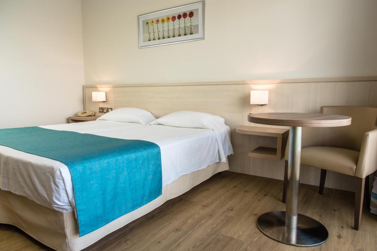Chambre Double ou Lits Jumeaux - Vue sur Mer
