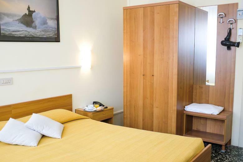 Tweepersoonskamer met 1 of 2 Bedden en Gedeelde Badkamer