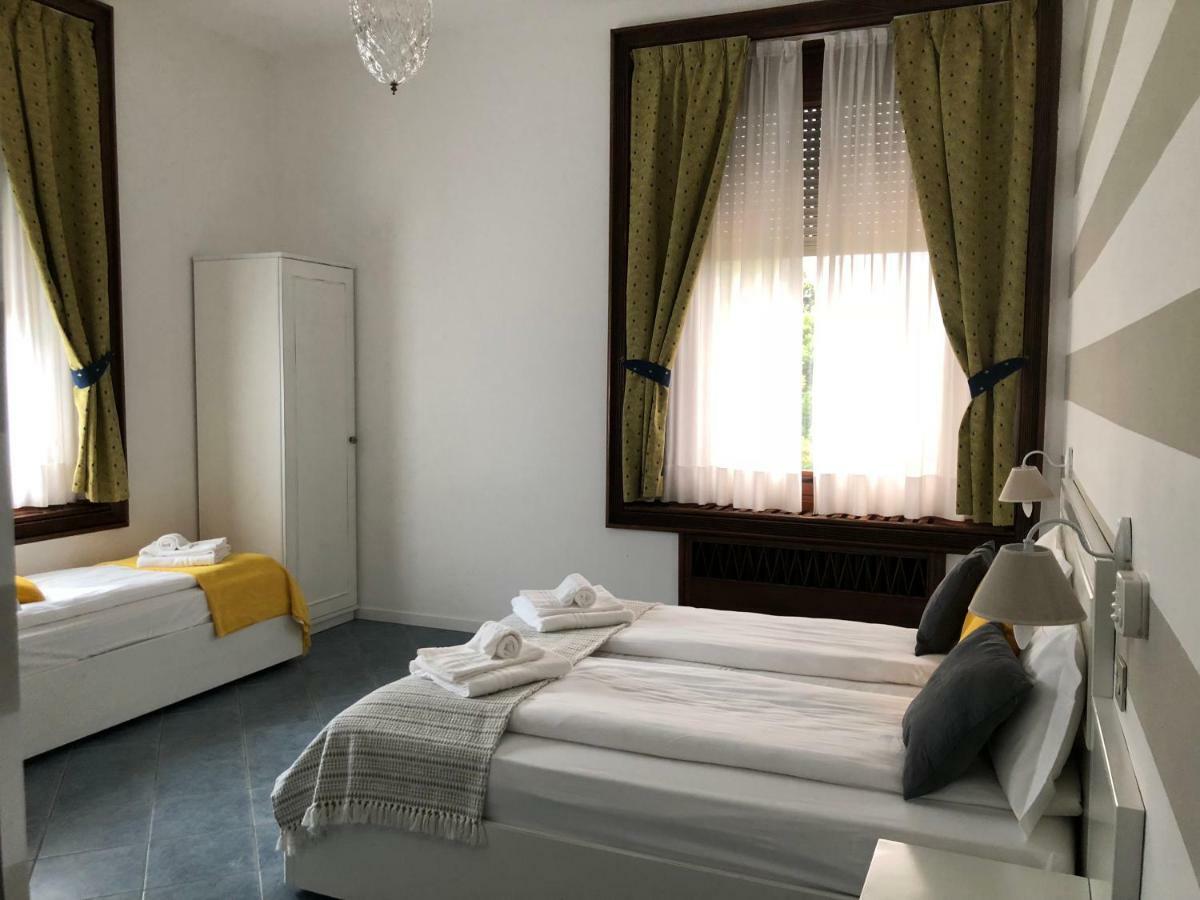 Quarto Triplo com Vista do Jardim