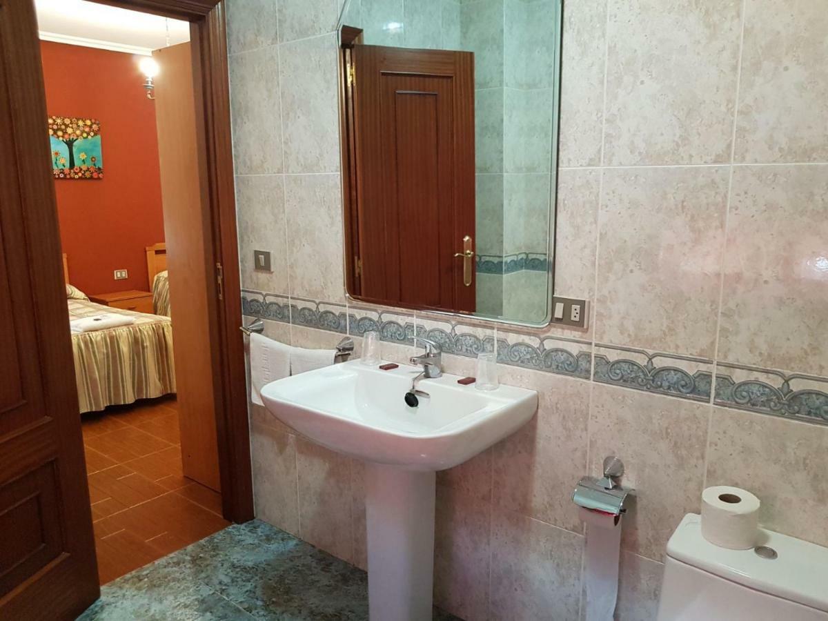 Twin Room with Private Bathroom,856006211:JPEG