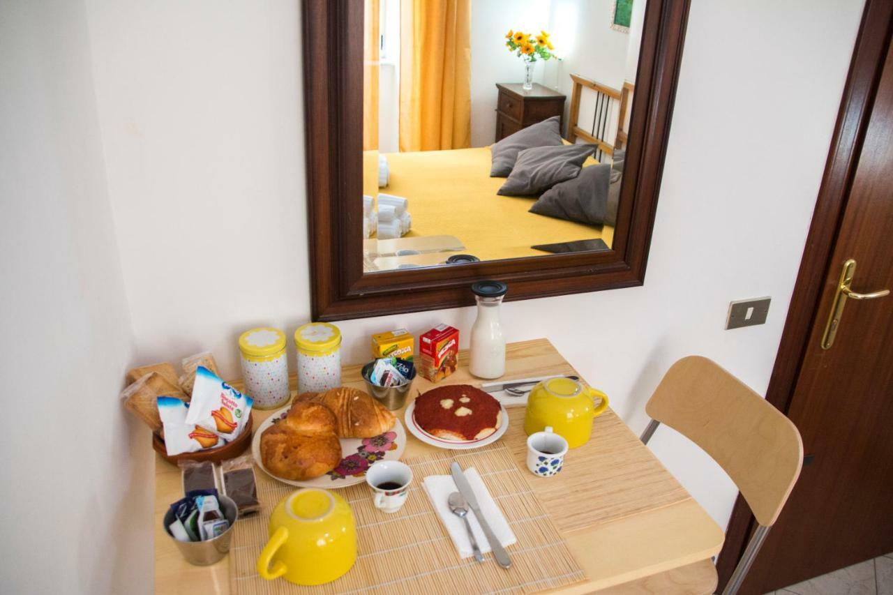 Camera Matrimoniale Standard con Bagno in Comune