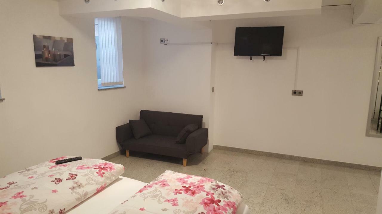 Superior Apartment with no kitchen,895328533:JPEG