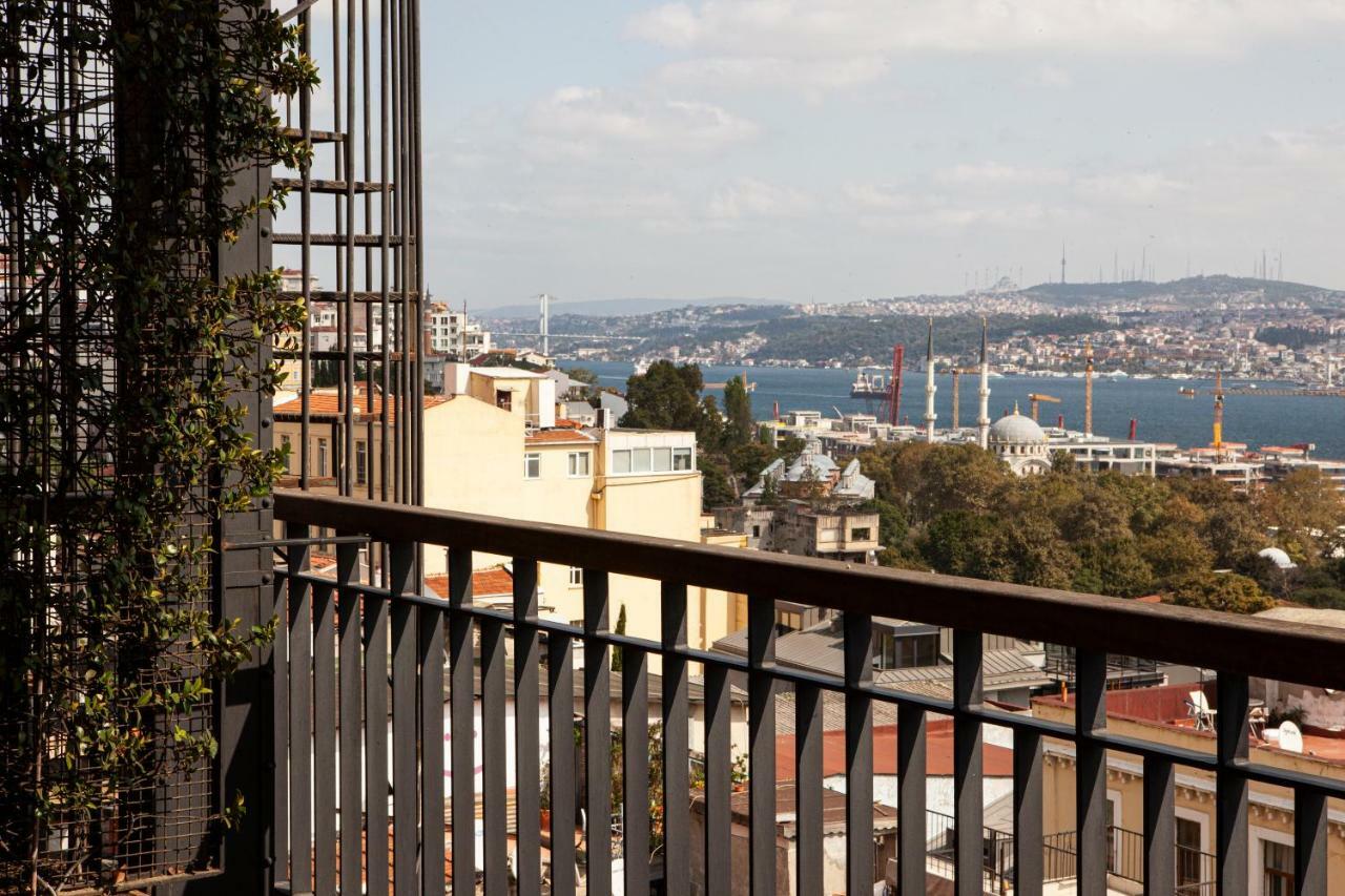Deluxe Double Room with Balcony and Sea View