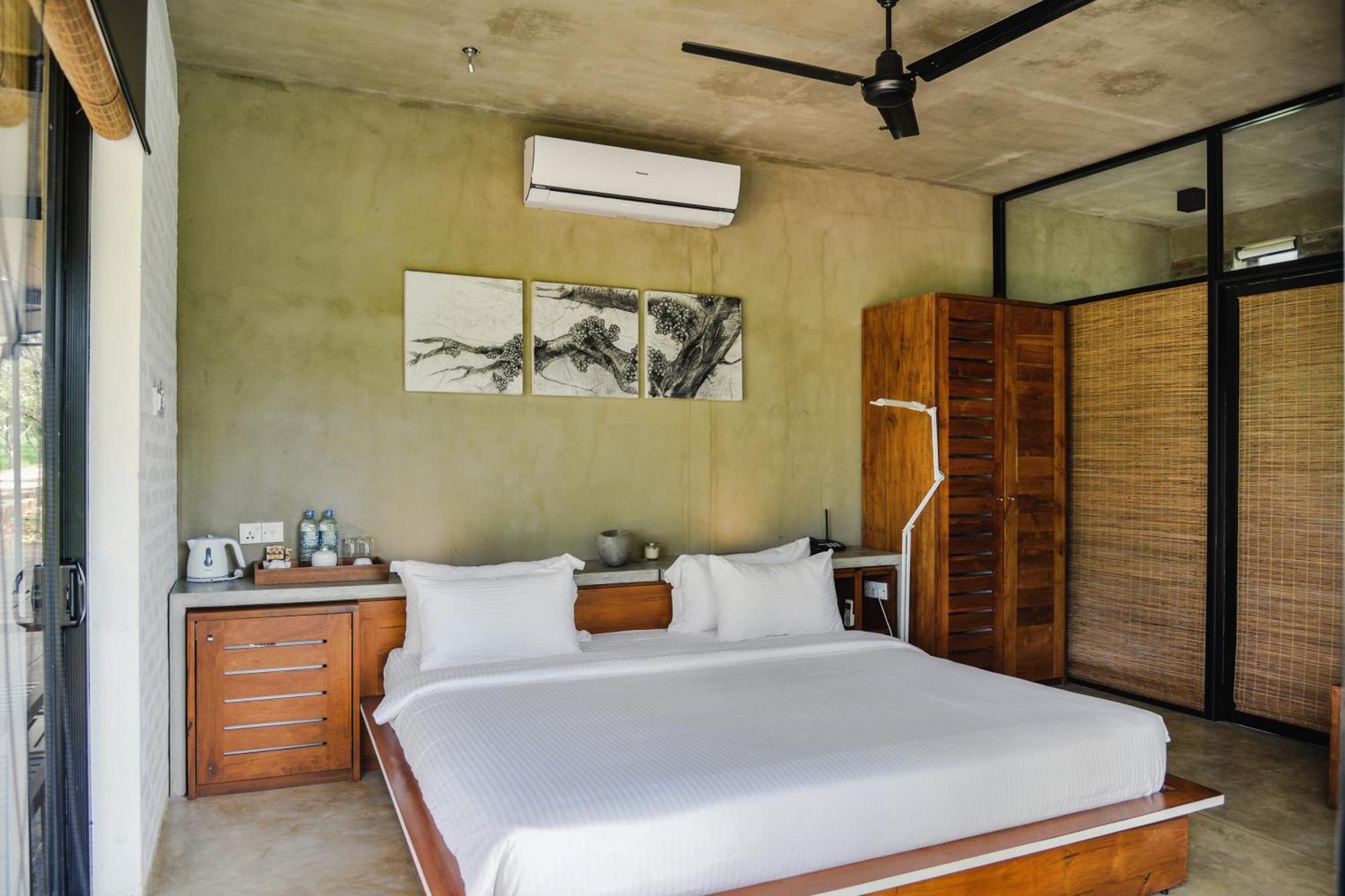 Ehela - Deluxe Room (10% off on food)