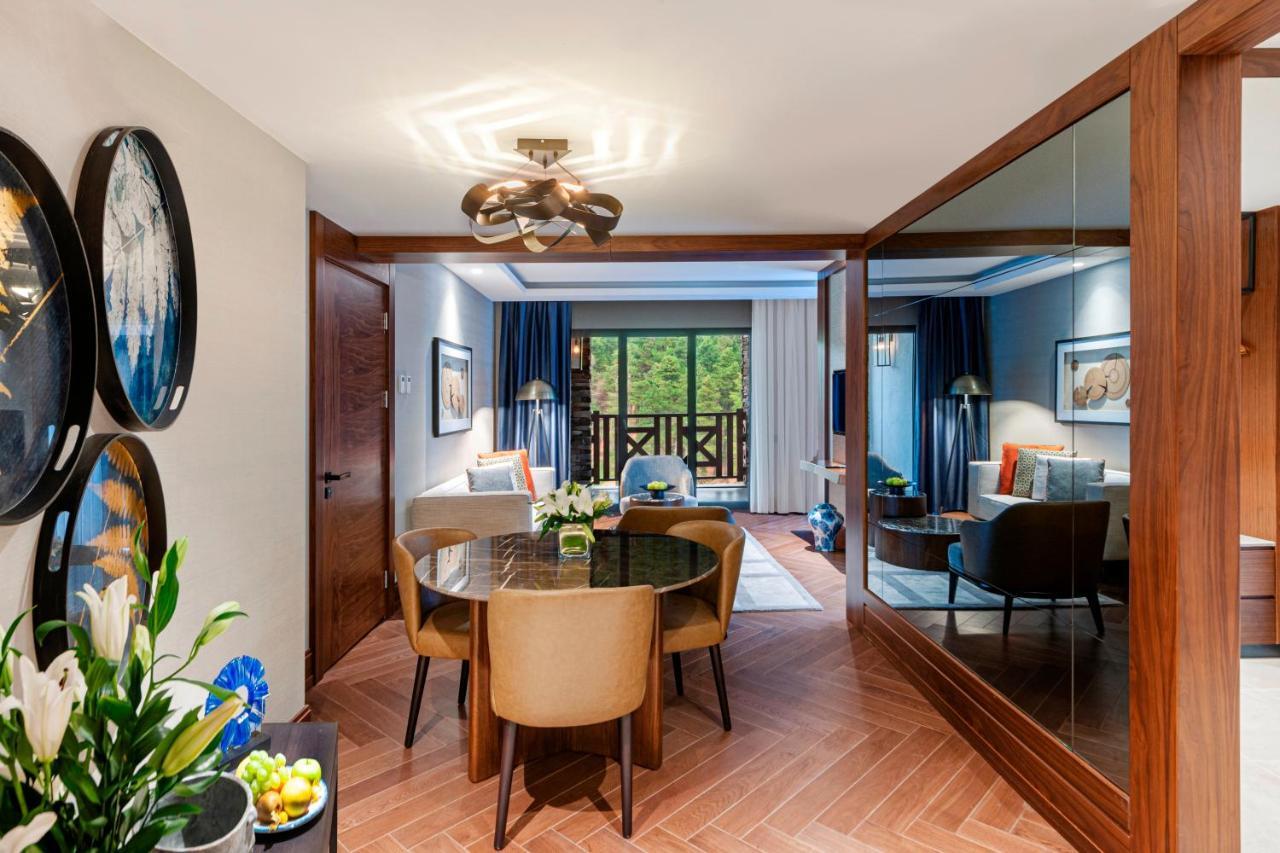 Comfort Suite with King Size Bed, Pond and Forest View