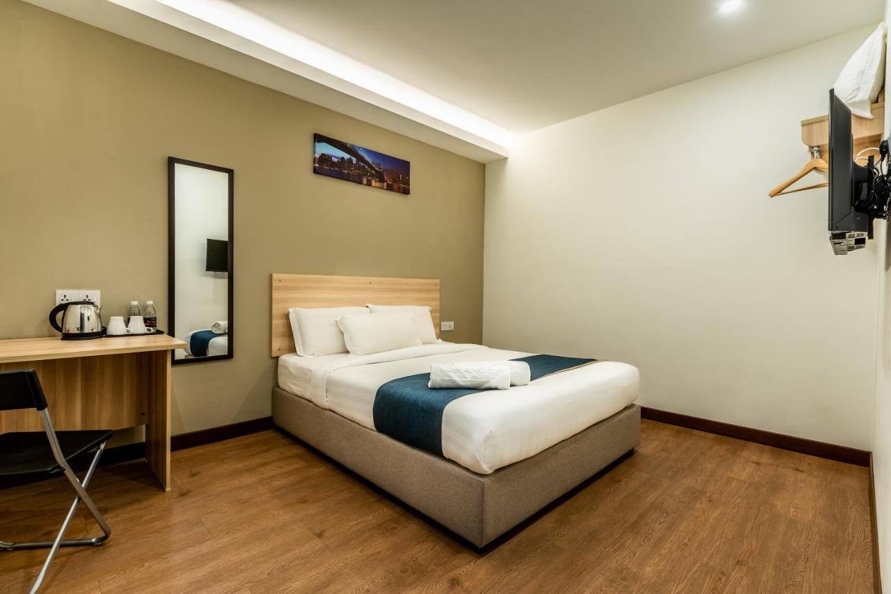 Standard Queen Room