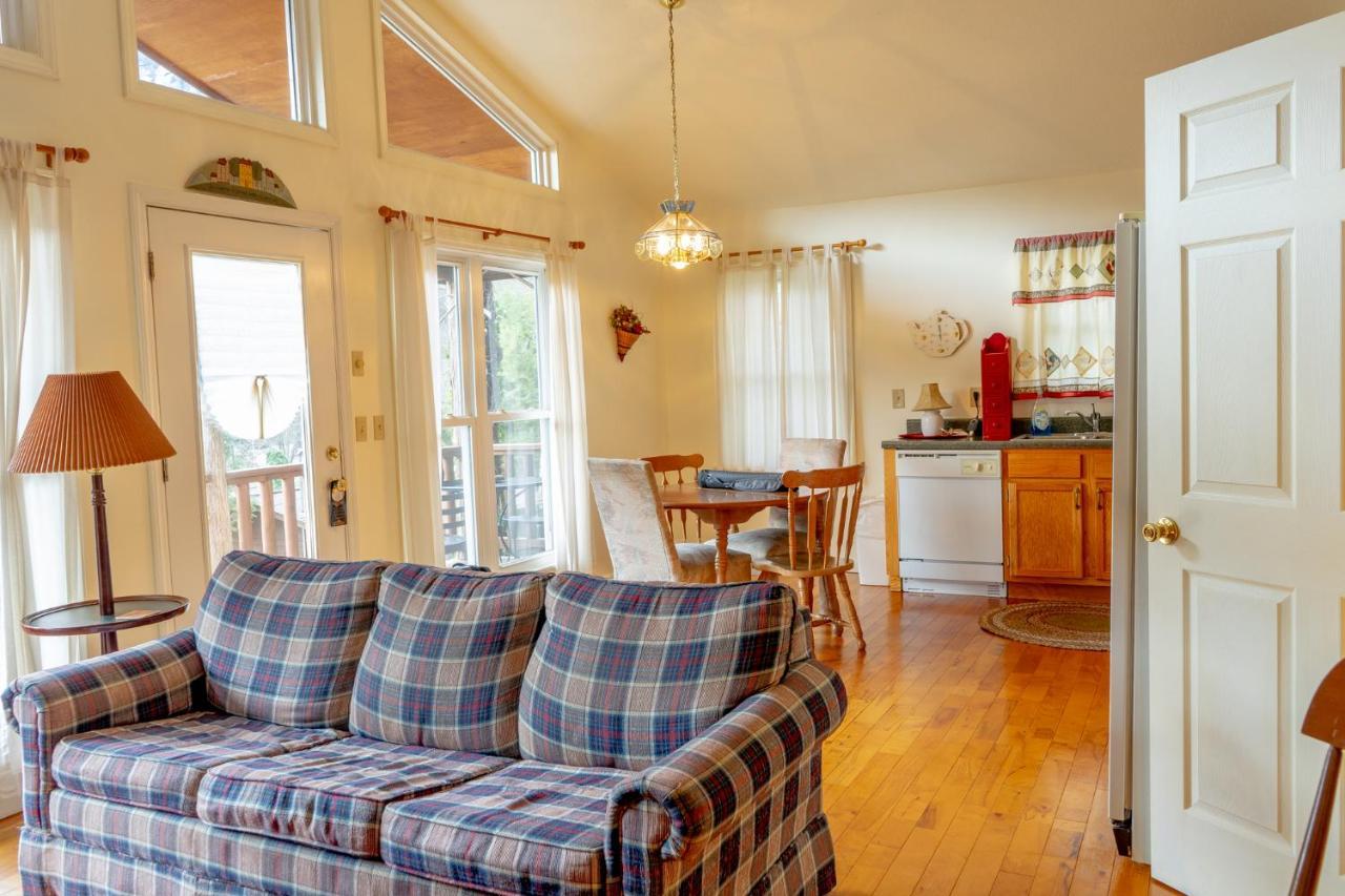 Family Suite with Balcony (Misty Mountain)