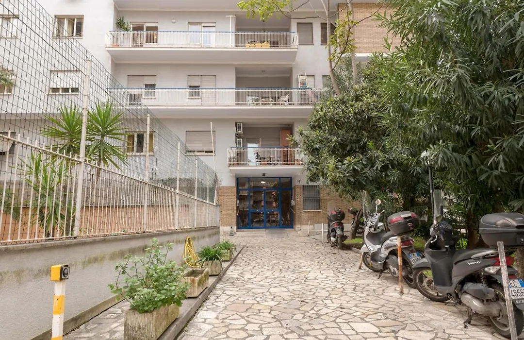 Aurelia 429 Fine Town House-1