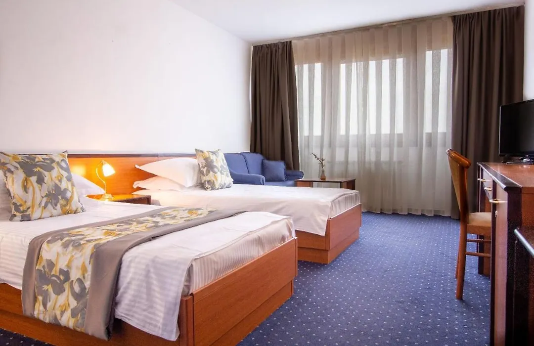 Hotel Novi Zagreb-1