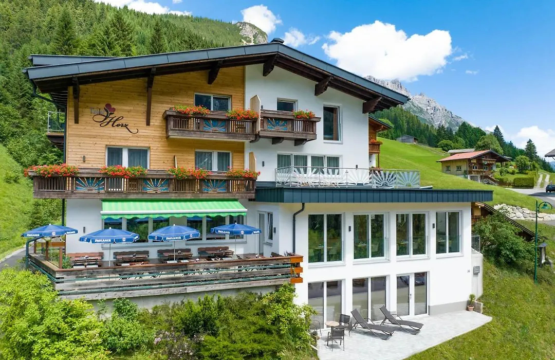 Hotel Tiroler Herz-1