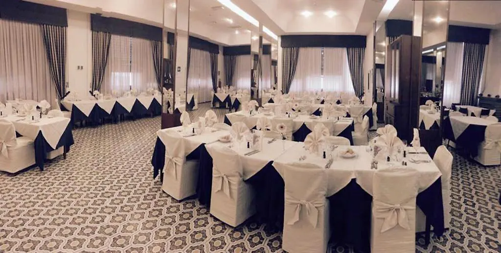 Hotel Cristallo-1
