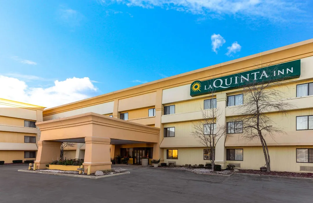 La Quinta Inn By Wyndham Chicago Willowbrook-1