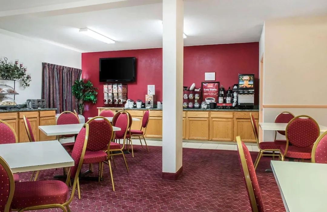 Econo Lodge Carlisle-1