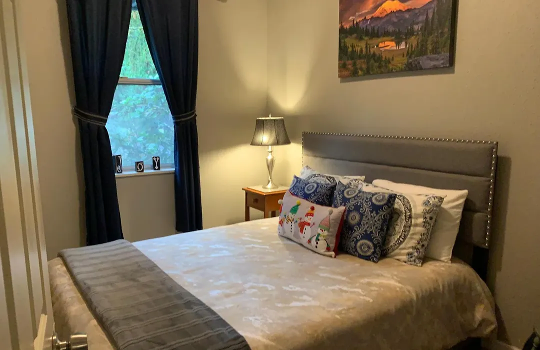 Mountain Meadows Inn & Chalet Suites-1