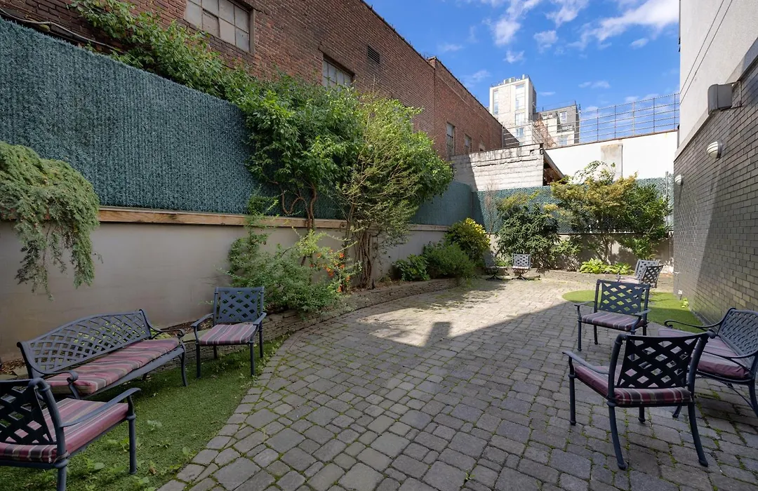 Aura Hotel Brooklyn-1