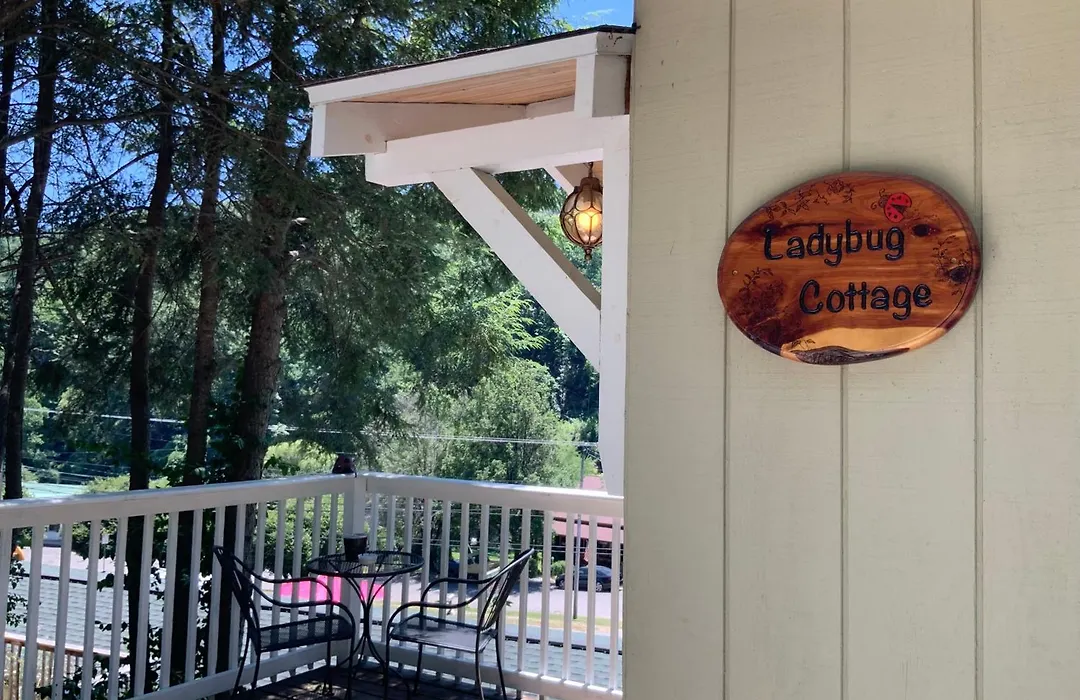 The Chimney Rock Inn & Cottages-1
