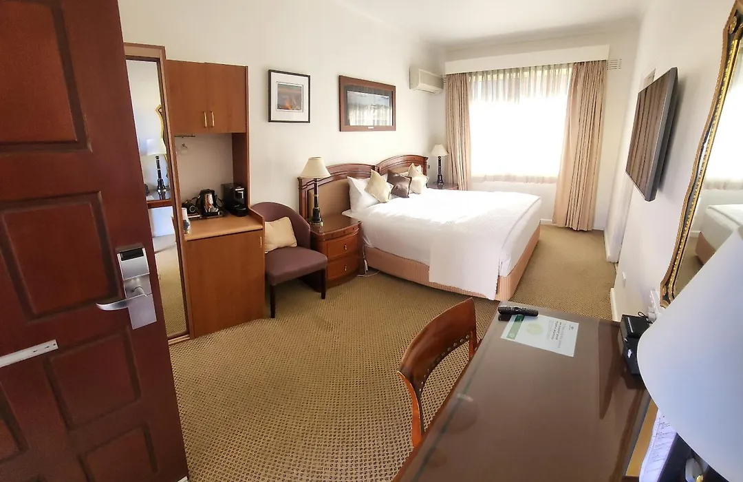 Country Plaza Motel-1