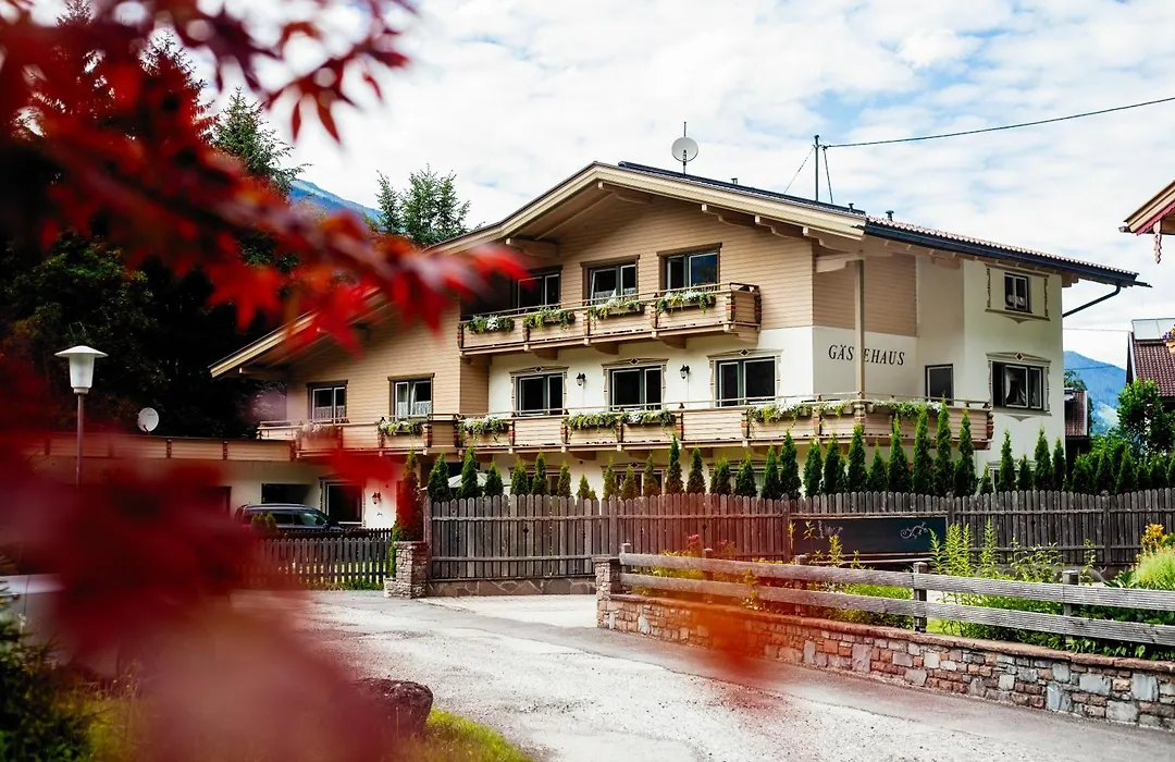 Pinetree Lodge Mayrhofen-1