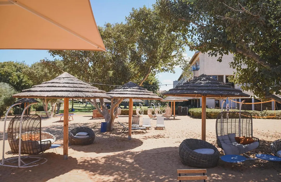 Shefayim Kibbutz Hotel-1