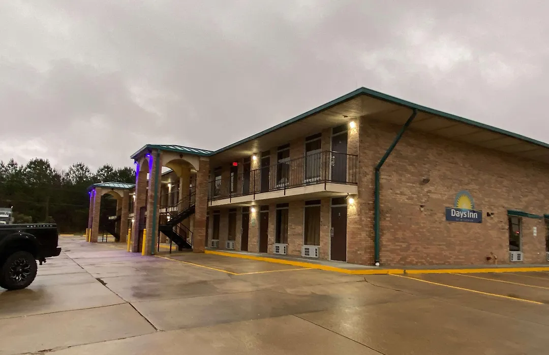 Days Inn By Wyndham Forest-1