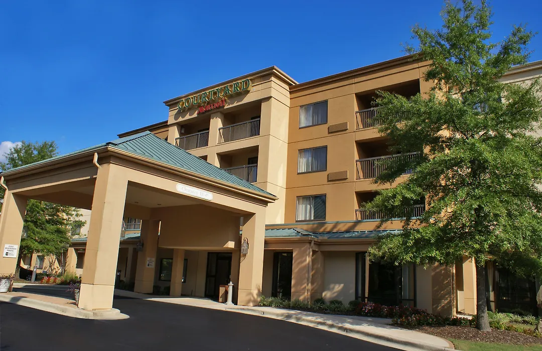 Spark By Hilton Birmingham Colonnade-1