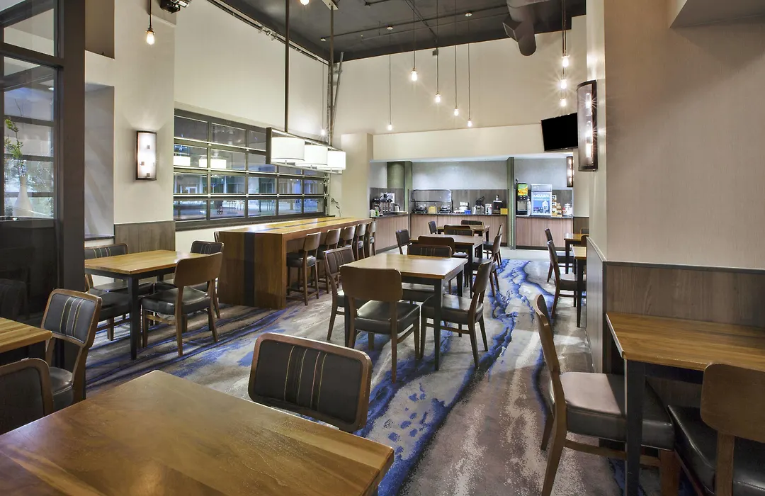 Fairfield Inn & Suites By Marriott Milwaukee Downtown-1