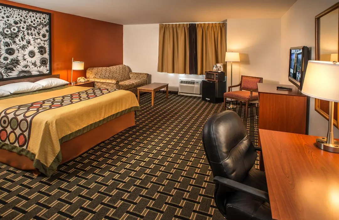 Super 8 By Wyndham Prestonsburg-1