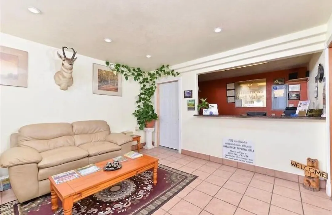 Travel Inn & Suite-1