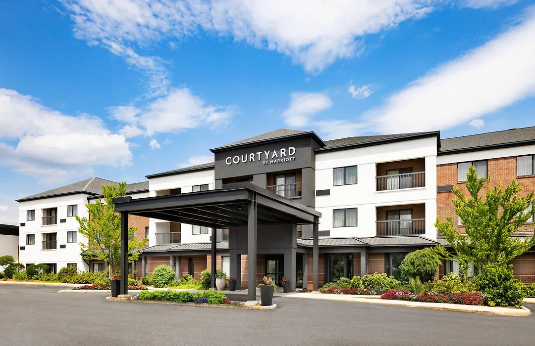 Courtyard By Marriott Concord-1