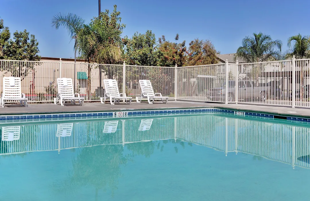 Holiday Inn Express Delano Highway 99 By Ihg-1