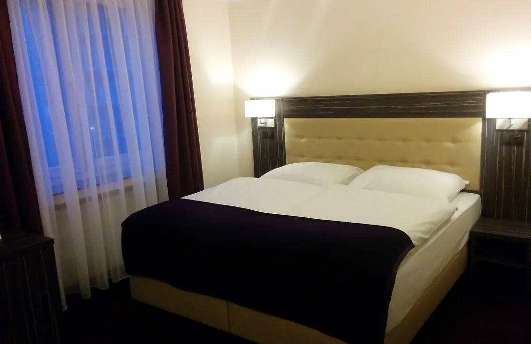 Hotel Famosa-1