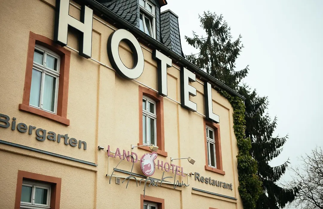 Landhotel Airport-Inn-1