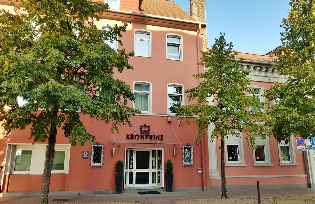 Hotel Kronprinz Garni-1