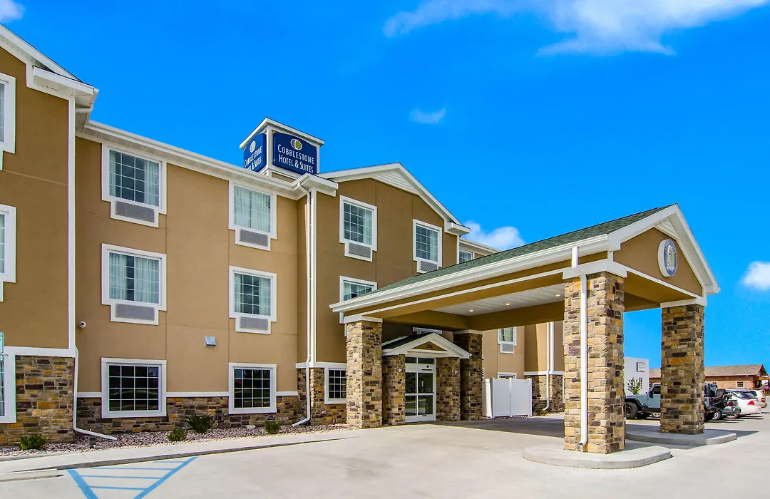 Cobblestone Hotel & Suites - Newport-1
