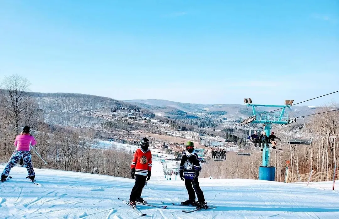 Timberline Lodge, Downtown Ellicottville - Near Ski Resort-1