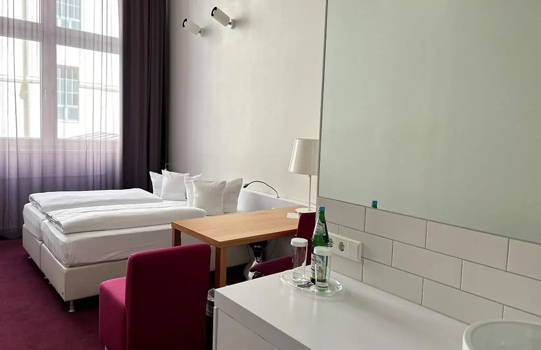 Wyndham Garden Berlin Mitte-1