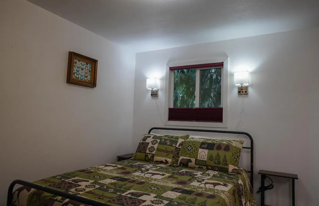 Alexander'S Lodge-1