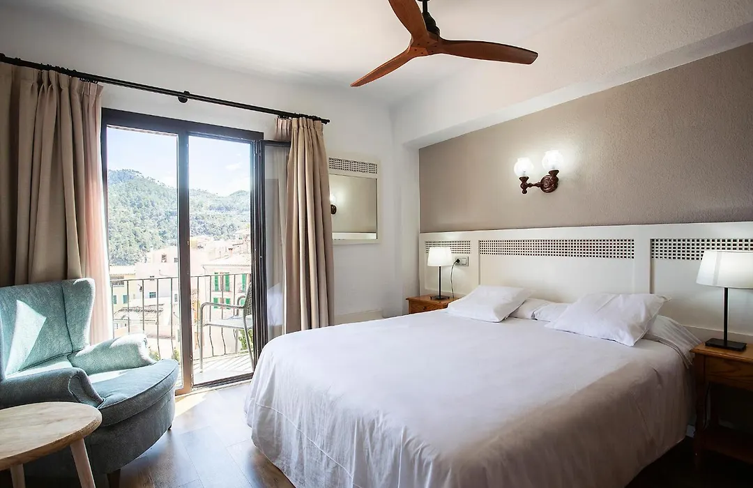 Hostal Sa Baronia-1